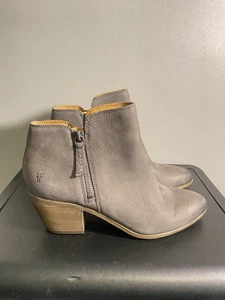 Scarpe stivaletti Frye Judith doppia zip tacco basso grigio donna taglia 7,5 US - Foto 1 di 13