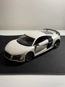 Maisto 1/18 2011 Audi R8 GT - Picture 1 of 11