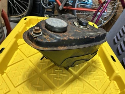 OEM 1984 1985 1986 1987 HONDA NQ50 SPREE TANQUE DE COMBUSTIBLE DE GASOLINA Y TAPA Foto 1 de 4
