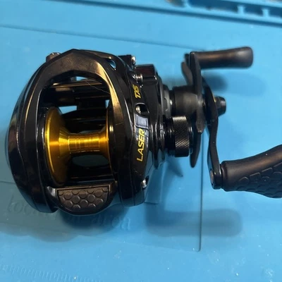 Lew’s Laser TXS  Baitcaster. 7:5.1 Right Hand, 8 Bearings. - Image 1 of 4