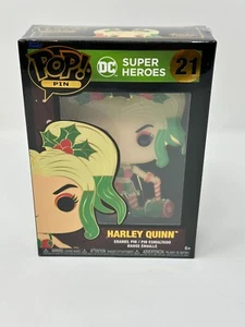 Funko POP Pin DC Super Heroes - Harley Quinn Large Enamel Pin Holiday - Picture 1 of 5