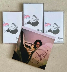 SELENA GOMEZ * RARE * UK EXCLUSIVE LIMITED 3 x CASSETTE w/ SIGNED ARTCARD * BN! - Picture 1 of 12
