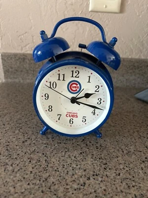 Reloj Despertador Escritorio Chicago Cubs 3.75" Habitación Oficina Decoración X04 Será un Bonito Regalo Foto 1 de 2
