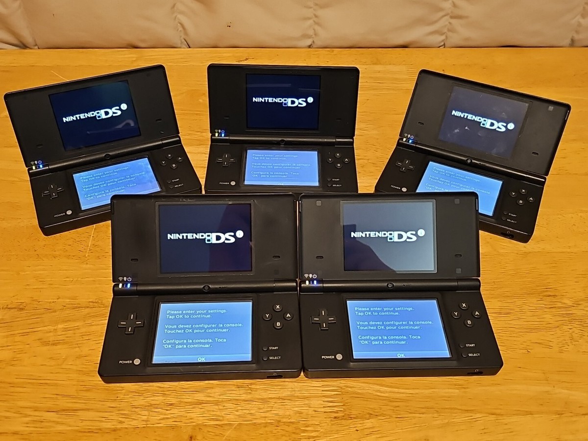 極美品 ニンテンドーDSi 本体 ブラック 係わら 充電器付き