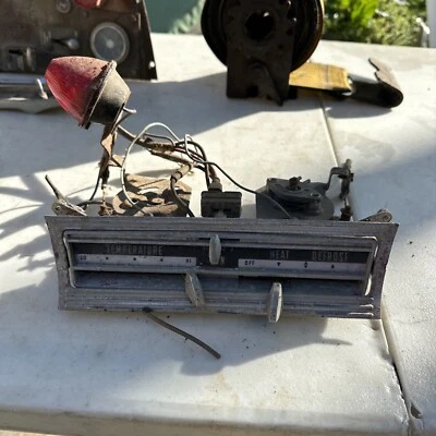 Ford Thunderbird 1961-1963 control de calefacción OEM Foto 1 de 4