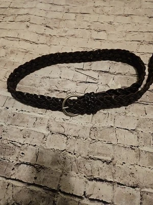 Cinturón de cuero trenzado ancho negro talla pequeña Gap para mujer verano 2013 Foto 1 de 4