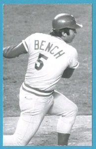 Johnny Bench (1975) Cincinnati Reds Vintage Baseball Postcard PP00709 - Picture 1 of 2