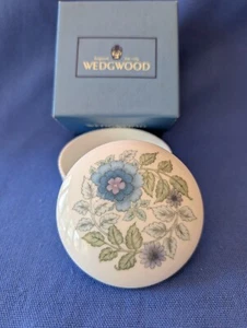 Vintage Wedgwood Ice Rose Round Lidded Trinket Box Bowl - Picture 1 of 5