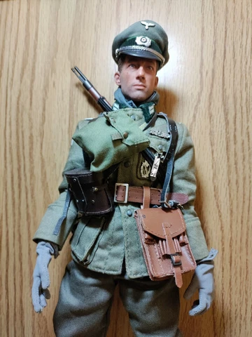 1/6 Scale Figure WW2 German Soldier Wilhelm Winters Generation War Cover