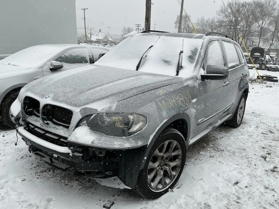 Radiator Core Support Fits 11-13 BMW X5 817416 Foto 1 de 4