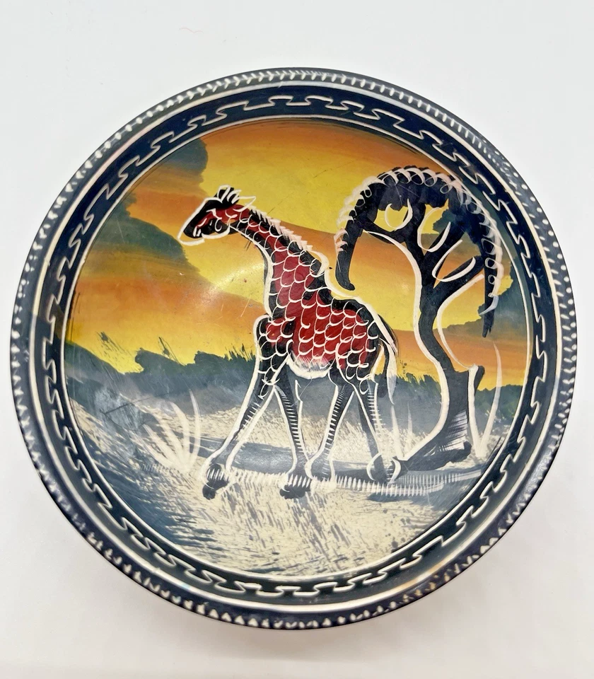 Plato de baratija pintado a mano grabado piedra de jabón africano niña safari 4 pulgadas Foto 1 de 4