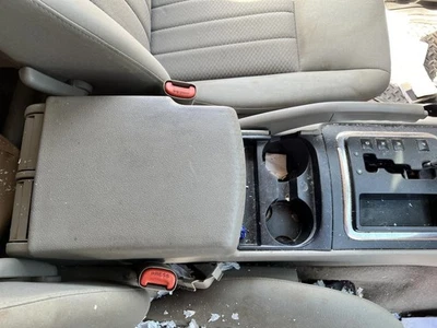 Consola piso delantero compatible con 05-10 GRAND CHEROKEE 104831343 Foto 1 de 4