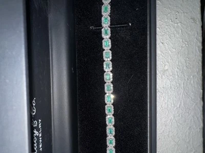 Brazalete de tenis Macys de oro blanco/esmeralda natural/diamante natural  Foto 1 de 4