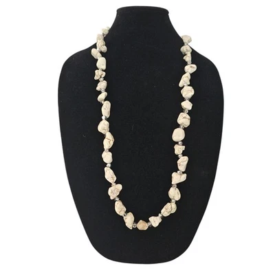 COLLAR PIEDRA HOWLITA BLANCA GRUESA 34" Foto 1 de 4