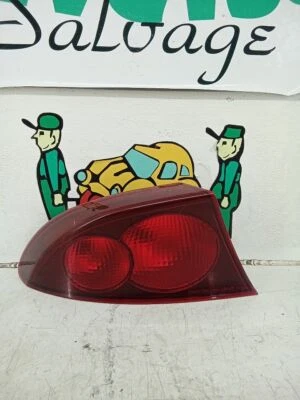 Luz trasera lateral del conductor Dodge Stratus 2001-2002 Foto 1 de 4