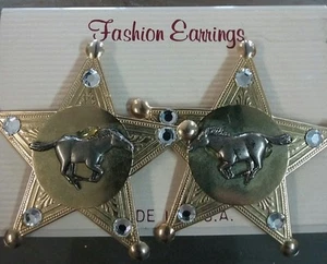 Costume Halloween cowgirl ragazza occidentale sceriffo distintivo con cavalli orecchini traforo - Foto 1 di 5