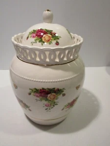 Royal Albert Old Country Roses Large Biscuit Jar - Picture 1 of 8