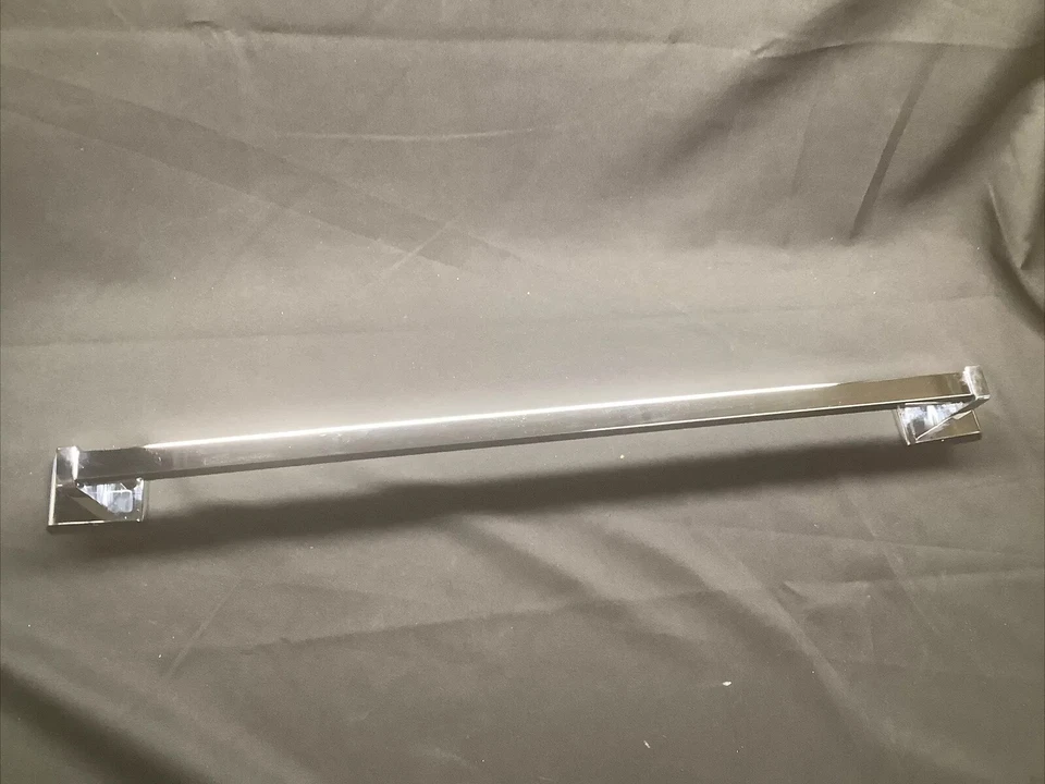 毛巾条 24 英寸美国标准铬 6070024mx.002 F4 — 第 1/3 张图片