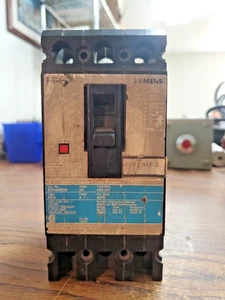 Siemens ED43B030 Sentron Series 30A 480V Circuit Breaker (VR8) - Picture 1 of 8