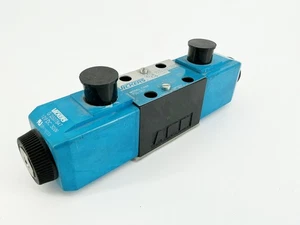 New Vickers DG4V-3-2N-M-U-G7-60 Solenoid Valve 3000PSI 12V 30W -No Box - Picture 1 of 5