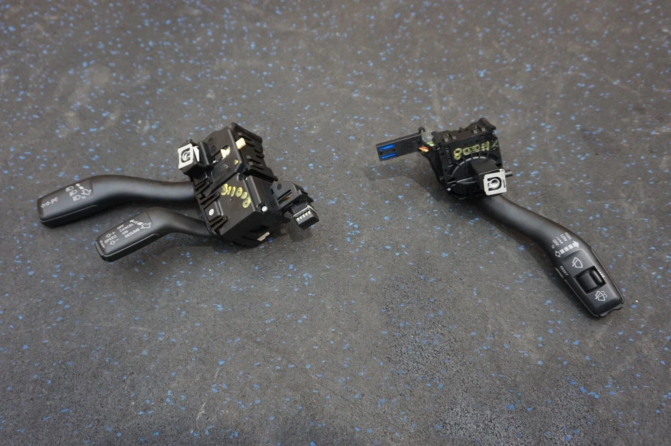 Set of 2 Turn Signal & Wiper Switch Lever 8P0953513D OEM Audi R8 Type 42 2008-09 - Image 1 of 4