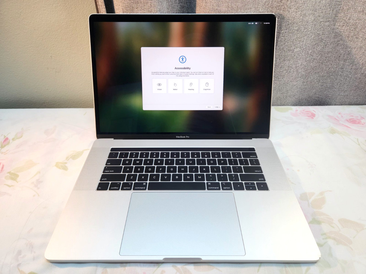 中古】 Apple MacBook Pro 15インチ 2018 MR962JA/A i7-8750H 16GB SSD 