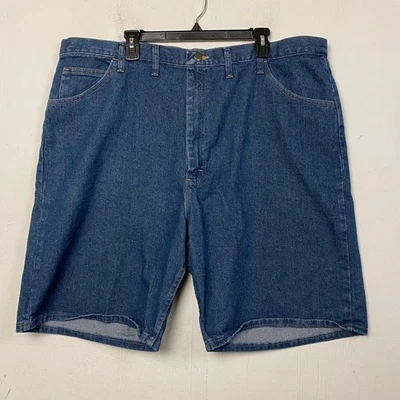 Wrangler Classic Relaxed Fit Blue Denim Shorts Size 46 - Image 1 of 4