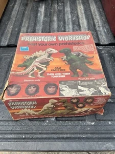 Walcraft Prehistoric Workshop Cast Your Own Prehistoric Mold Kit Vintage 1970 - Picture 1 of 4