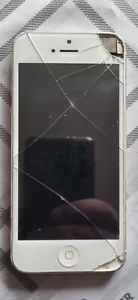 Iphone 5 guasto con scatola originale - Foto 1 di 4