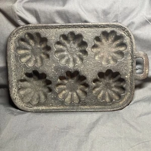 Vintage Cast Iron Mini Bundt Cakes Pan 6 Muffins Turks Head With Handles - Picture 1 of 3