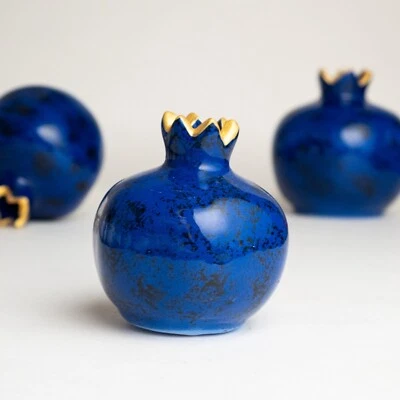 Jarrón de cerámica hecho a mano, jarrón decorativo de granada, soporte para incienso, azul oscuro Foto 1 de 4