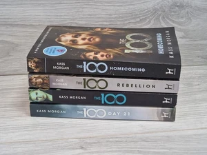 Kass Morgan The 100, The 100 Day 21, Rebellion, Homecoming Book Bundle x 4 - Imagen 1 de 9