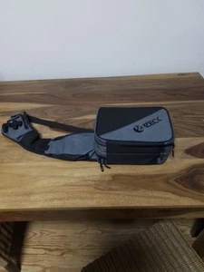 Zeck Sling Bag 5000 Schultertasche für Angeln und Raubfische OHNE Tackleboxen - Bild 1 von 2