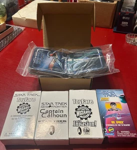 Lotto 4- Figurine Toy Fare Star Trek 1998 Spock LaForge Calhoun + 16 Sottobicchieri Nuovi - Foto 1 di 21