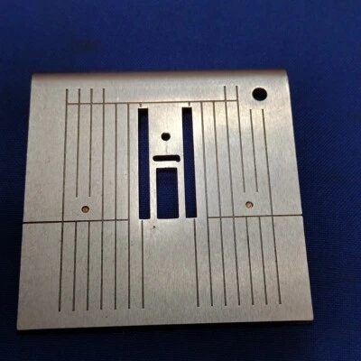 正品 Bernina Zigzag 针板 -1000 1008 1030 1080 1090 1130 1230 1530 — 第 1/4 张图片