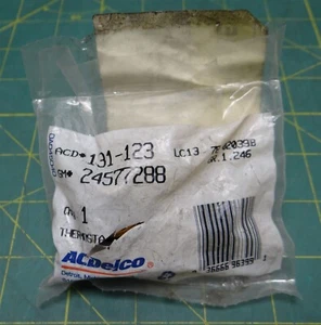 ACDelco 131-123 GM 24577288 Engine Coolant Temperature Thermostat 1994-2002 - Picture 1 of 6