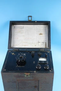 BECKMAN GLASS ELECTRODE PH METER MODEL G CONTAINS 5 BURGESS DRY CELL BATTERIES - Picture 1 of 11