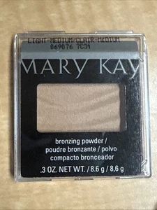 Mary Kay Bronzing Powder LIGHT-MEDIUM #069076 New 0.3oz - Picture 1 of 2