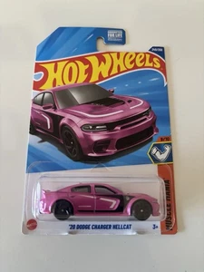 2025 Hot Wheels MUSCLE MANIA 9/10 '20 Dodge Charger Hellcat 240/250 - Picture 1 of 3