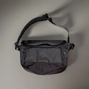 Alpaka Bravo Sling Max Crossbody Bag Rare Read Desc - Picture 1 of 9