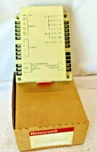 New Old Stock Honeywell W7400B 1009 Program SZ Logic Module FAST SHIPPING! - Picture 1 of 3