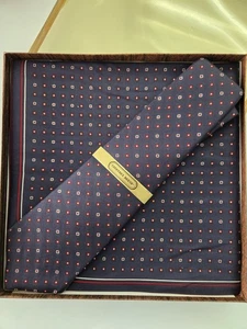 Geoffrey Beene Navy Blue W Red/ White Print Tie And Handkerchief Set - Picture 1 of 9