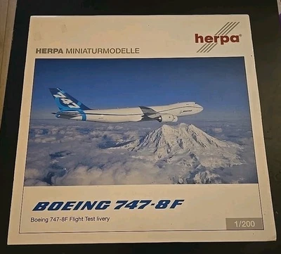HERPA - 1/200 - BOEING 747-8F - Flight Test Livery - Art. 553857 - Immagine 1 di 4
