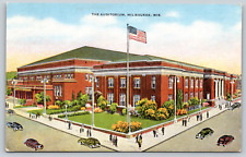 THE AUDITORIUM, MILWAUKEE, WIS. WI Wisconsin Street View Vintage Postcard Linen