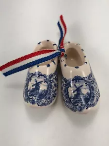 Mini zuecos de recuerdo holandeses de Holanda azul delft hechos a mano pintados diseño de molino de viento - Imagen 1 de 8