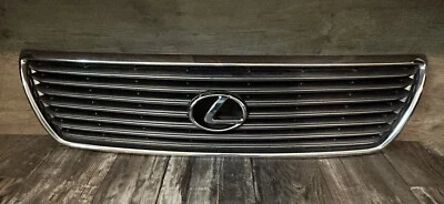 Parrilla delantera Lexus LS430 2001-2004 CON MOLDURA EXTERIOR CROMADA Y EMBLEMA Foto 1 de 4