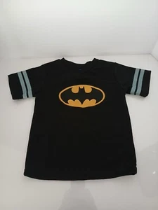 DC Batman Graphic T-Shirt Short Sleeve 4T Black Polyester V-Neck Pre-Owned - Picture 1 of 3