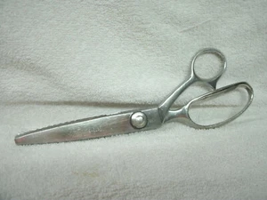 SCISSORS---Pinking Shears by *TOPIC*--Drop Forged-- Made in Japan - Picture 1 of 2