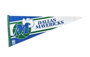 Dallas Mavericks NBA Baloncesto Banderín Tamaño Completo Sombrero de Vaquero Logo De Colección - Imagen 1 de 8