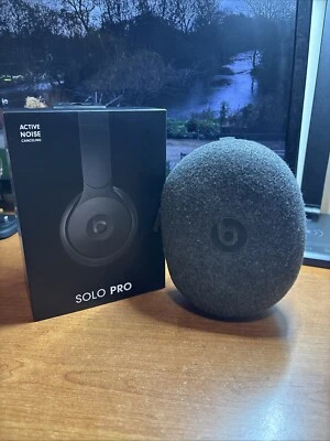 Cuffie Beats Solo Pro wireless con cancellazione del rumore - Nero - Immagine 1 di 4